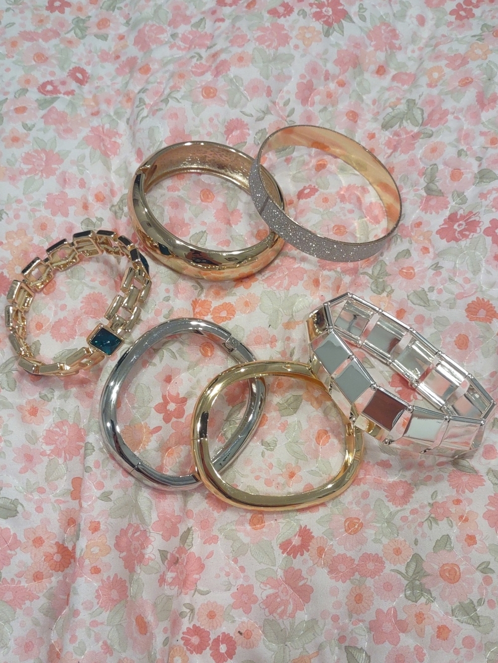 Mixed Metal Women's Bangle Bracelet Set - Gold & Silver